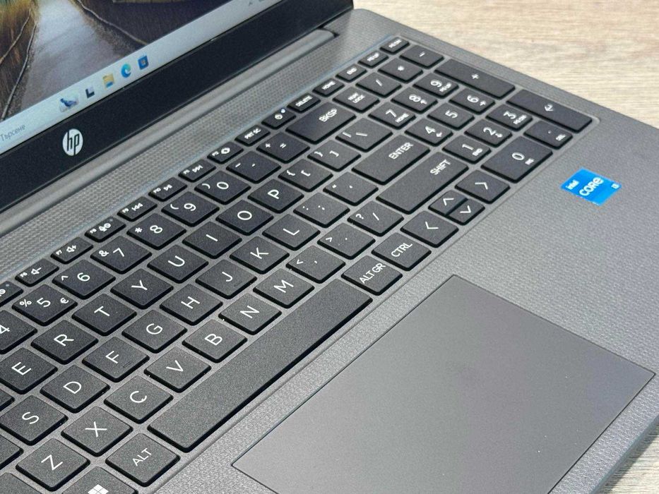 Лаптоп HP 250 G10 i3 Intel UHD Graphics