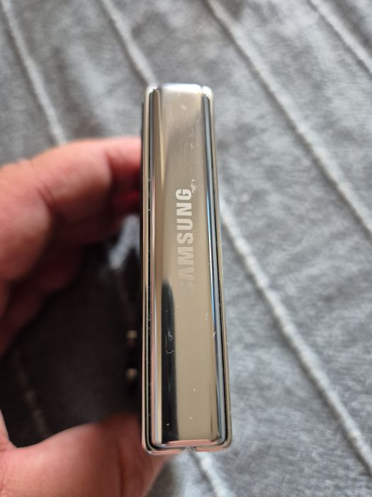 Samsung Galaxy Flip 5 512 gb mint