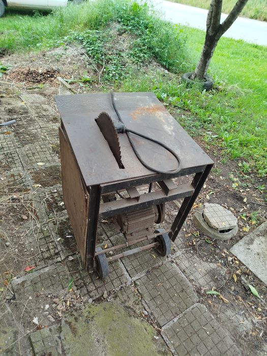 Циркуляр.    Трифазен