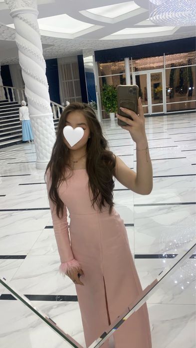 Вечернее платье длины миди