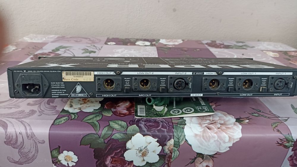 Кросоувър BEHRINGER CX 2300