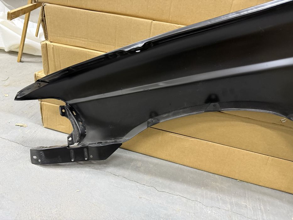 Крыло Монтеро Спорт