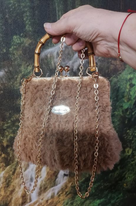 Кокетна чантичка