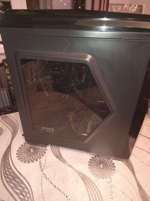 Продавам компютър