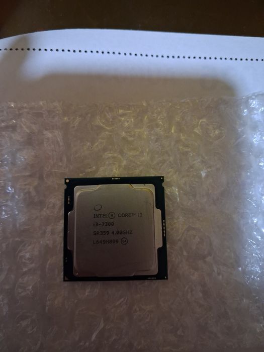 Процесор intel core i3-7300 с охладител