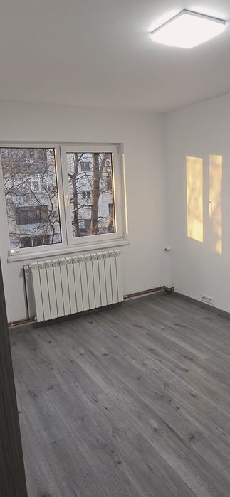 Vânzare apartament cu 2 camere str Cameliei  nord Ploiești