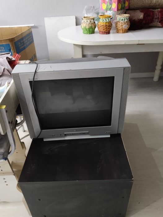Продам б/у телевизор