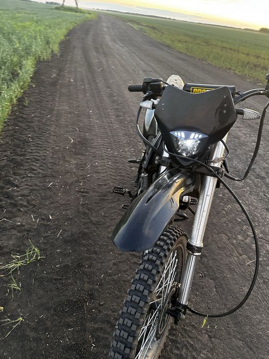 Мотоцикл Эндуро 300кубов