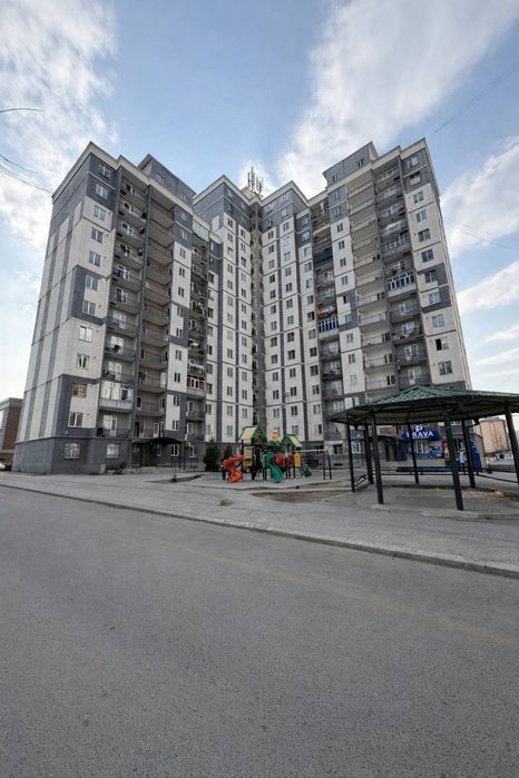 Арзон нархда квартира сотилади