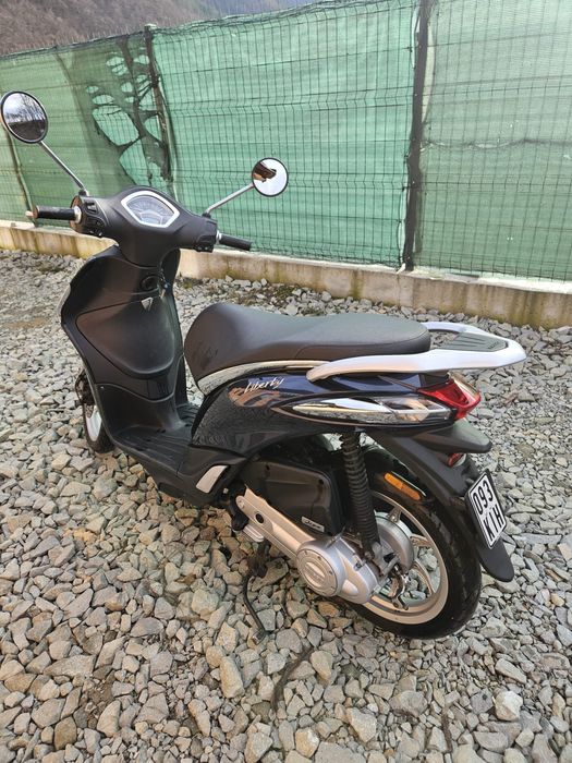 Vand scuter , cu km putini