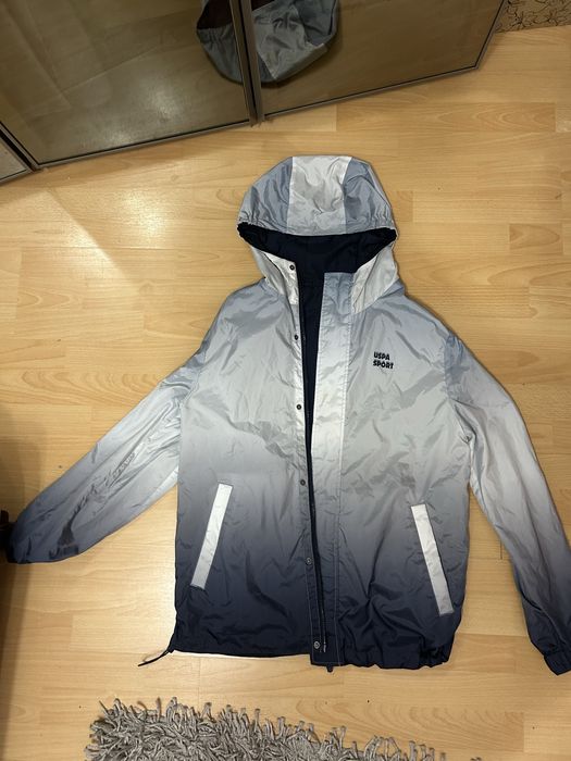Продавам ветровка на USPA SPORT