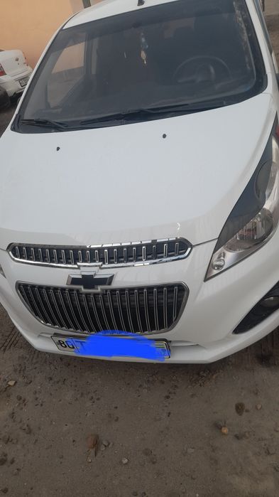 Мошина спарк сотилади