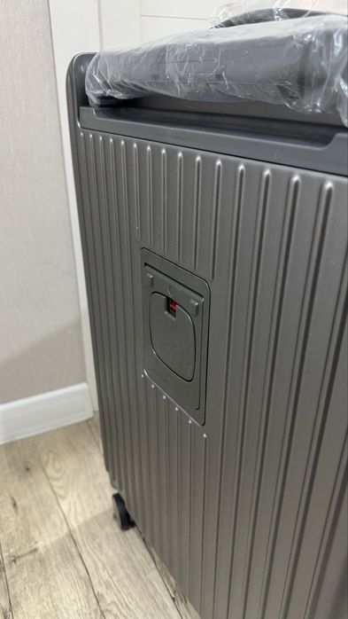 Продам Чемодан новый