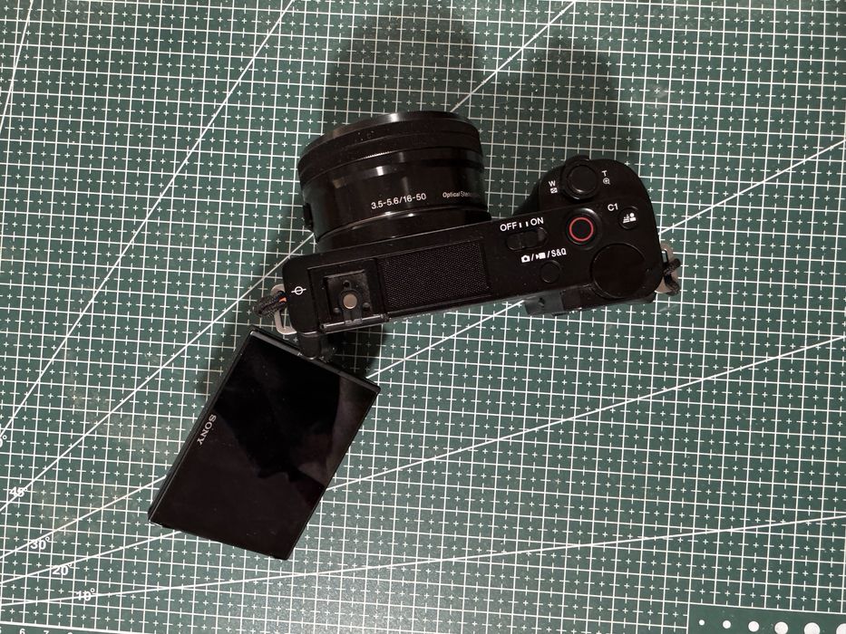 Sony zv-e10 с объективом 16-50