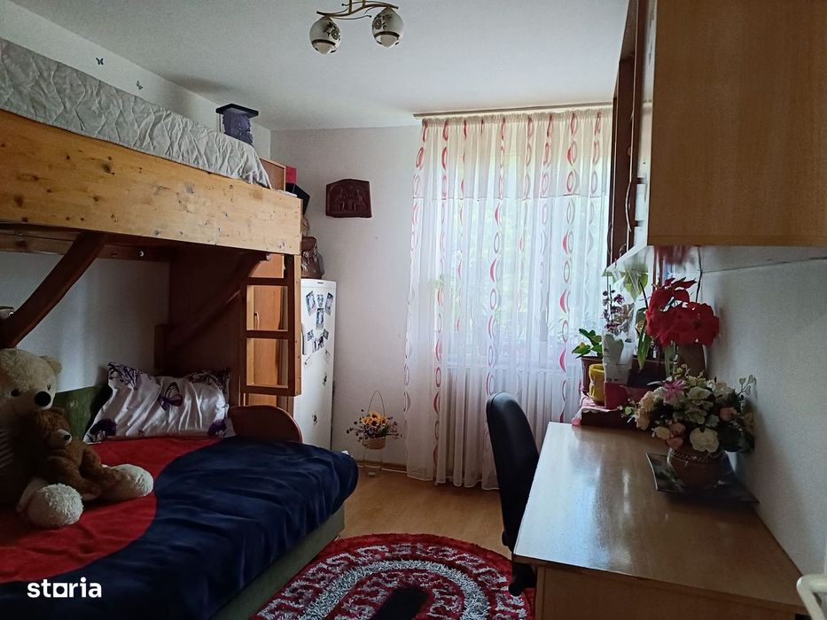 Apartament 2 camere, mobilat, la etajul 1,Stațiunea OLIMP