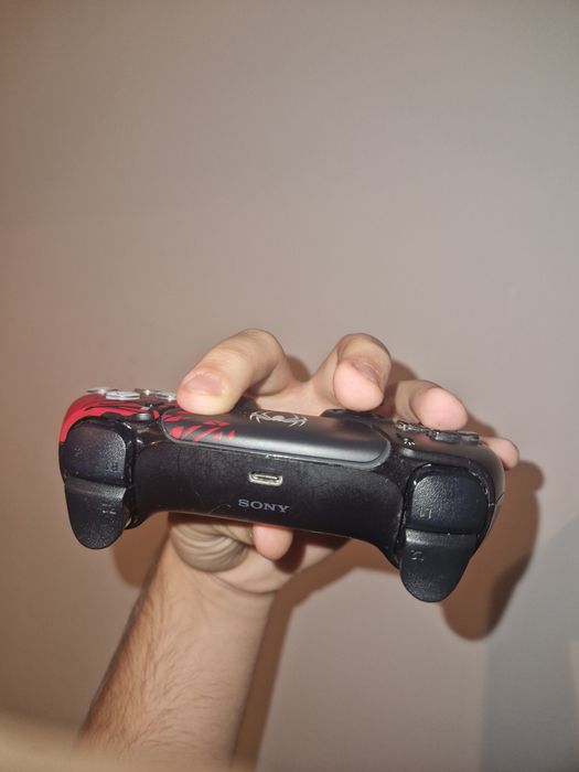 Vând playstation 5 spiderman 2 limited edition