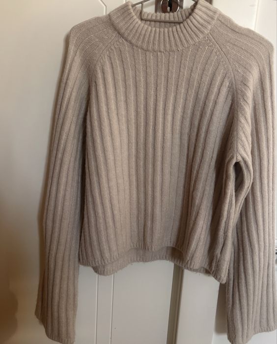 Pulover tricotat,bej