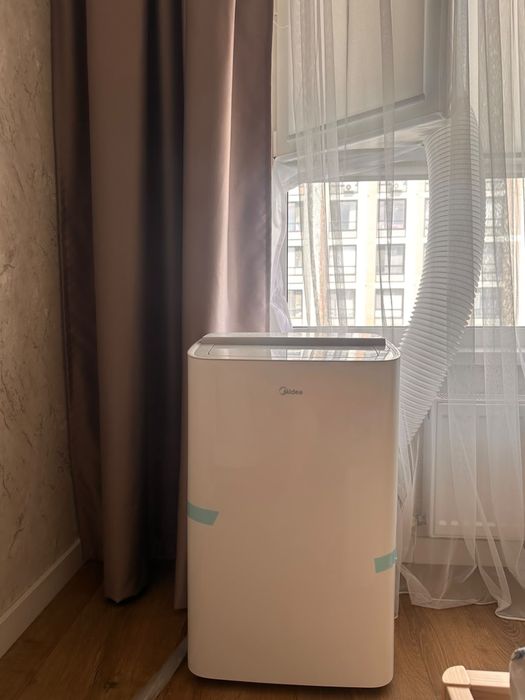 Мобильный кондиционер Midea