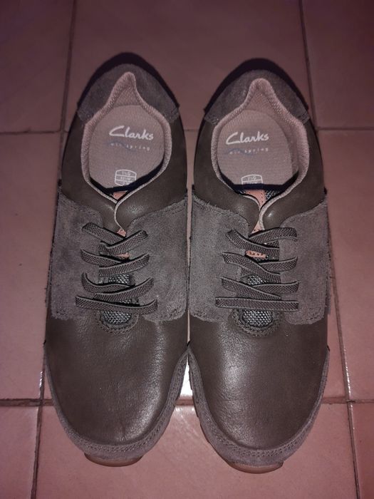 Нови маратонки Clarks, номер 33.5