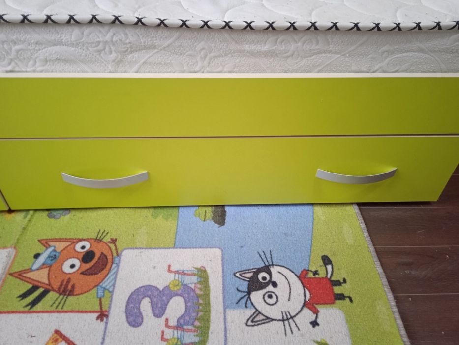 Продаю кровати с ящиками