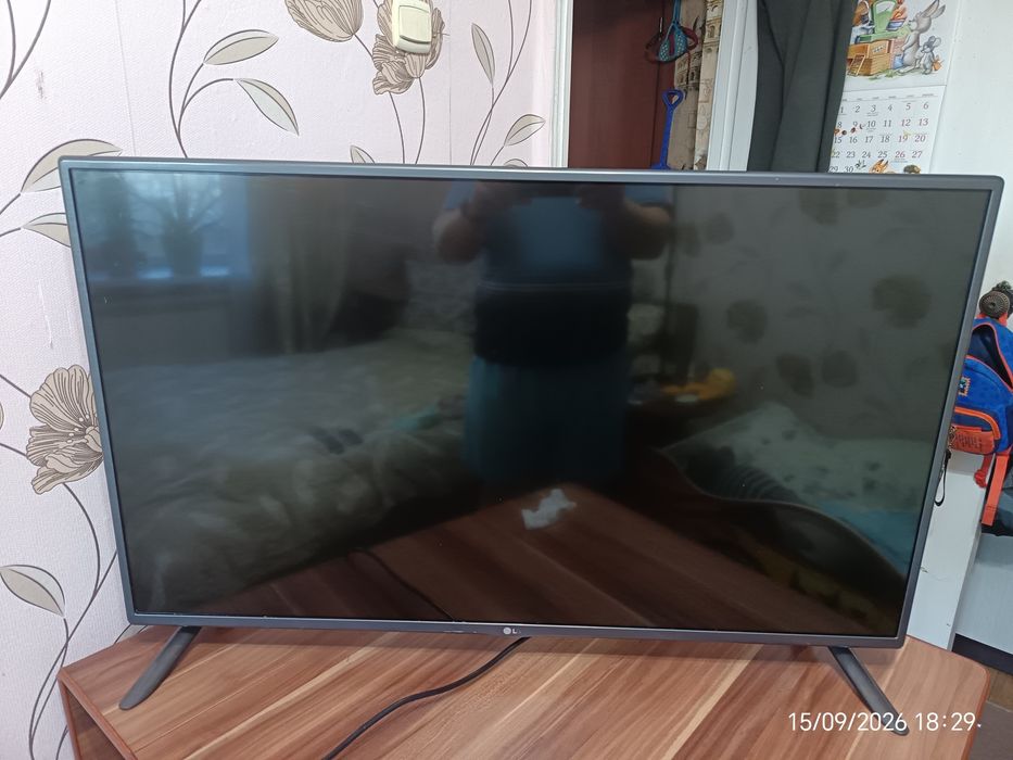 Продам телевизор LG (42)