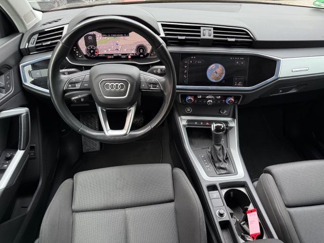 Audi Q3 quattro 2021