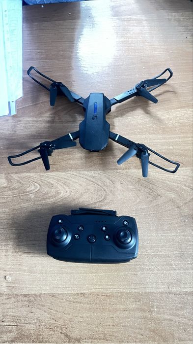 Продам дрон е88 в хорошем качестве