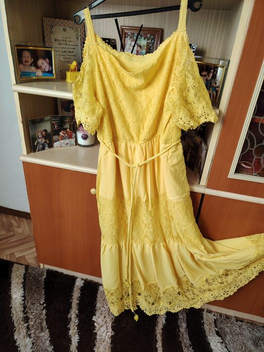 Продавам нови рокли