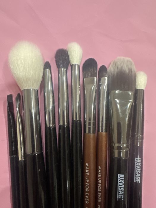 Продам дешево профессиональные кисти для макияжа