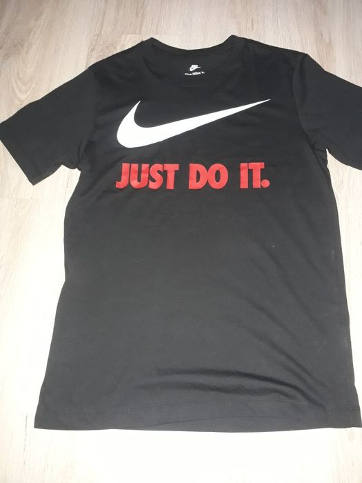 Мъжки тениски с етикет