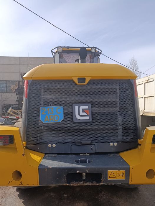 Продам фронтальный погрузчик