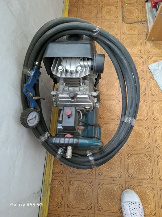 Продам компрессор