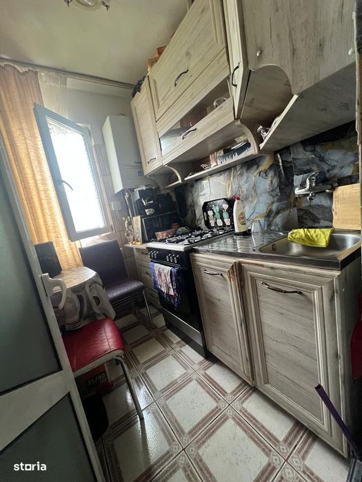 VAND URGENT 3 camere Micro 40 pret 53.000 euro Negociabil
