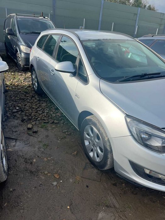 Dezmembrez opel astra j combi 1.6d cod B16DTL  6 trepte Motor euro 6