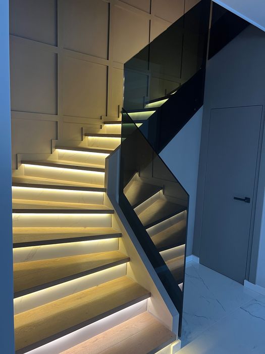 GlassWave - Sticla securizata / Balustrade din sticla / Dușuri din sticla