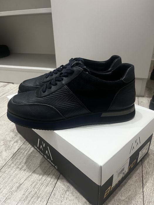 Кроссовки от бренда Paolo Bagatti. 40/41 размер