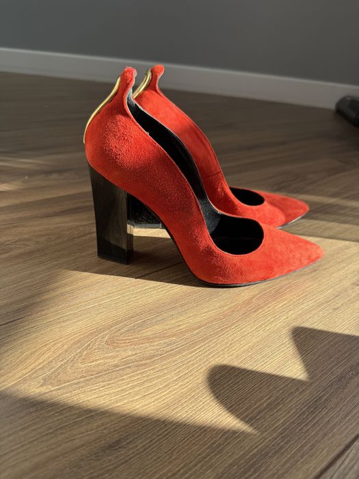 Продам отличные туфли