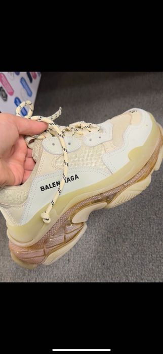 Vând Adidasi balenciaga