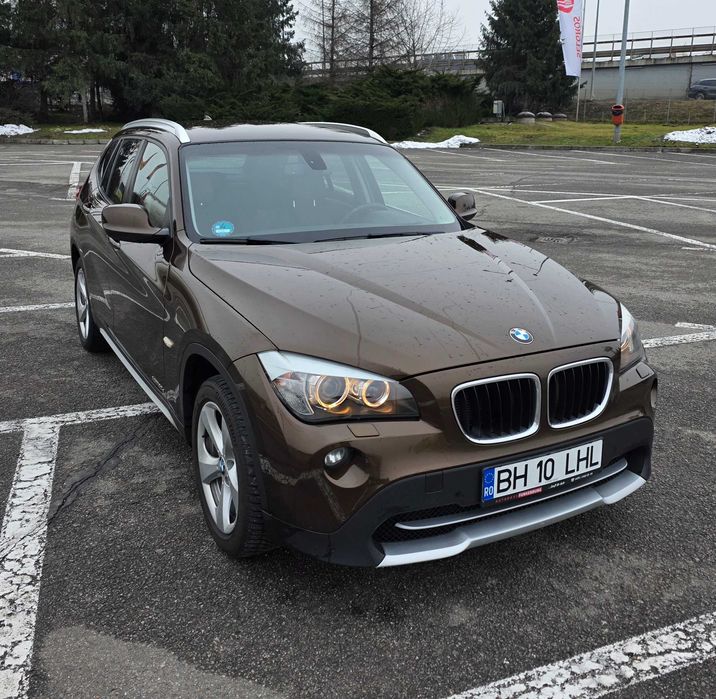 BMW X1 xDrive20d X-Line – 177 CP – Automat – Bi-Xenon - Navigație mare