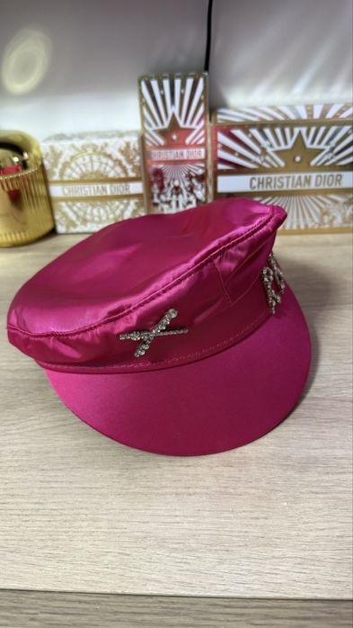 Дамски шапки BB Prada RB