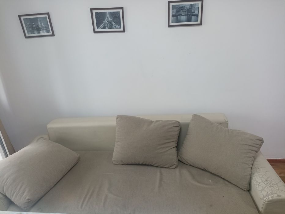 Кровать, диваны, стол, табуретки