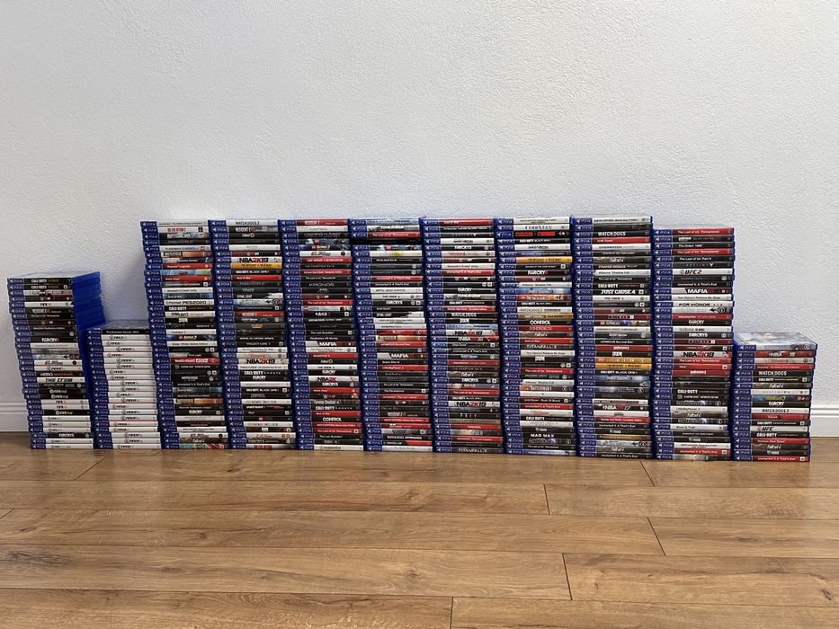 Playstation 5 Disk Edition + pachet 3 jocuri fizice (12 luni garantie tehnica)