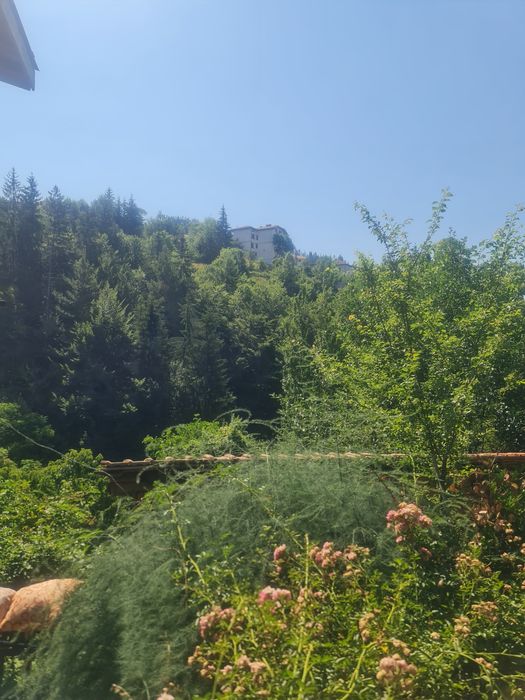 Продавам стара родопска къща в с.Момчиловци