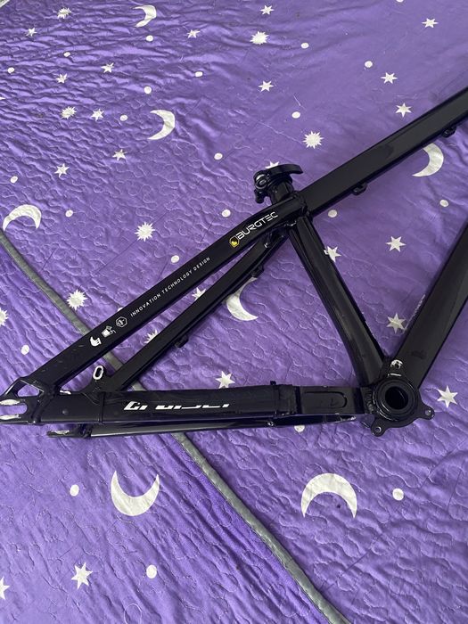 продам раму дерт