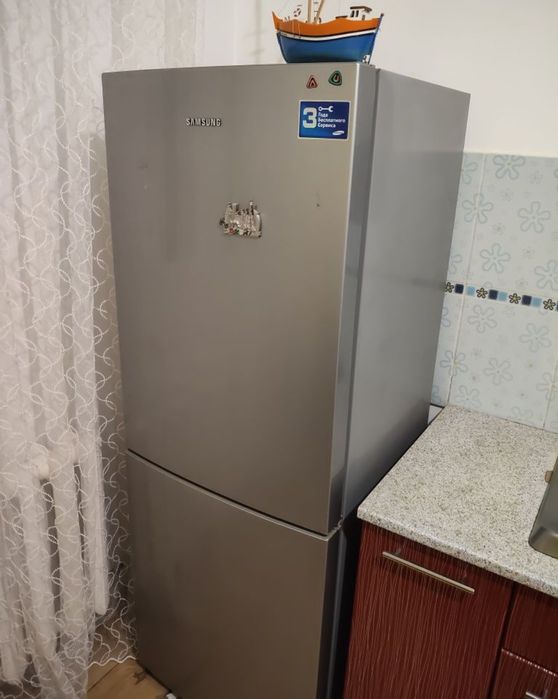 Продам холодильник с Самсунг