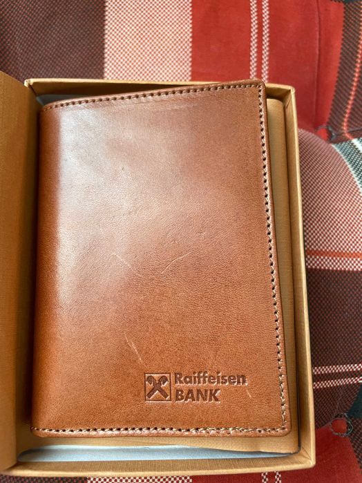 Portofel Piele Veritabila  Nou in Cutie Originala