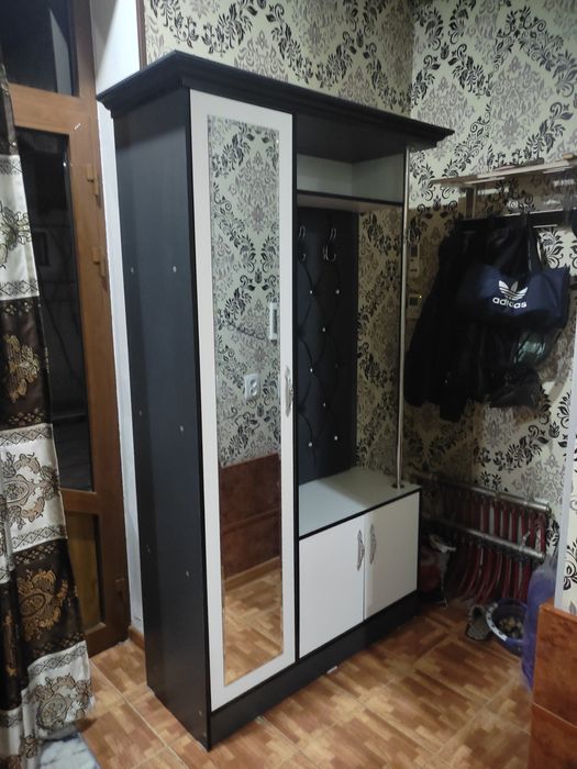 Dahliz uchun mebel shkaf