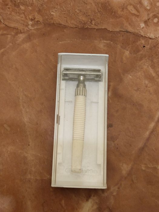 Aparat de ras vintage Gillette Super Slim Twist (P2 - 1970) Cutie