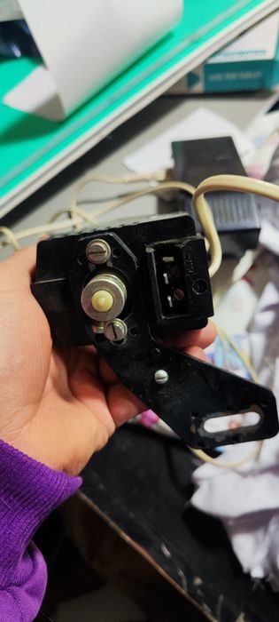 Педаль и двигатель для швейной машинки