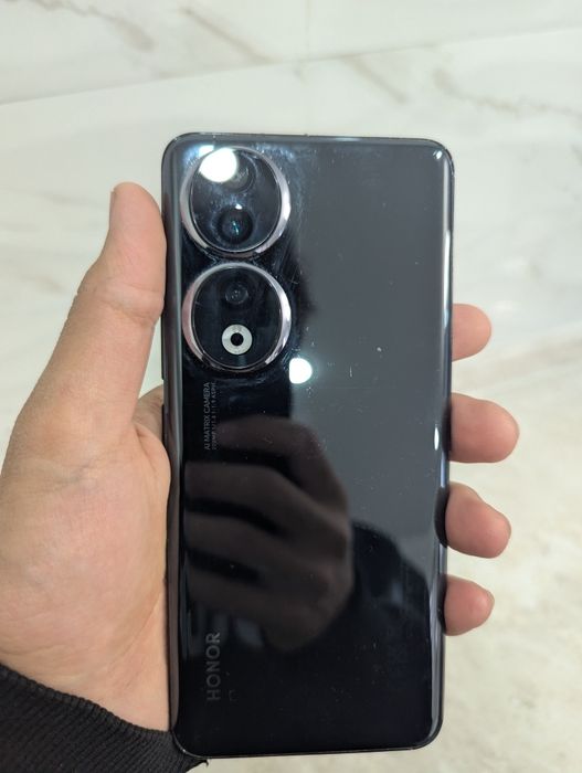 Телефон Honor 90 8/256